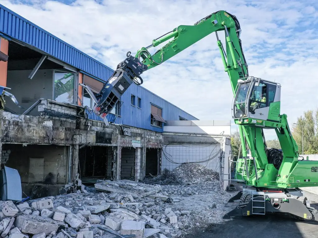 Demolishhing Machine Demolition | Cesaro Mac Import
